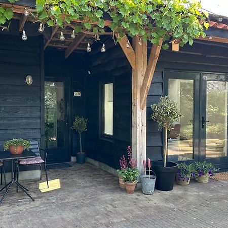 Bedandbreakfastrouveen Exterior foto