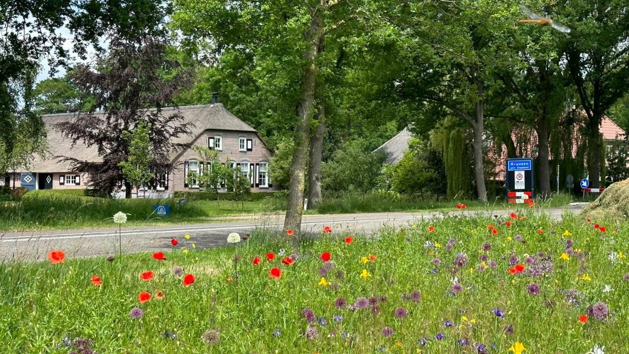 Bedandbreakfastrouveen Exterior foto